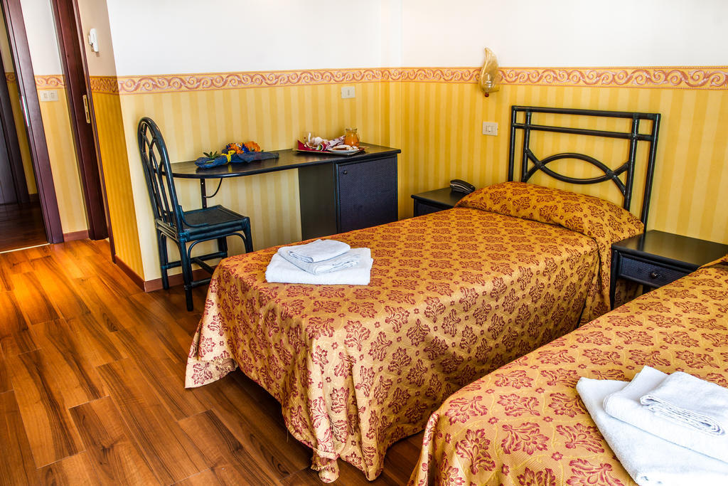 Hotel Consul - Family Hotel Riccione Esterno foto